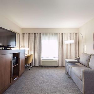 One-Bedroom King Suite Kitchen Non-Smoking